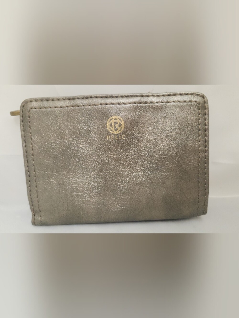 Relic Metallic Silver Card Wallet with Gold Logo Vintage Great Shape!
